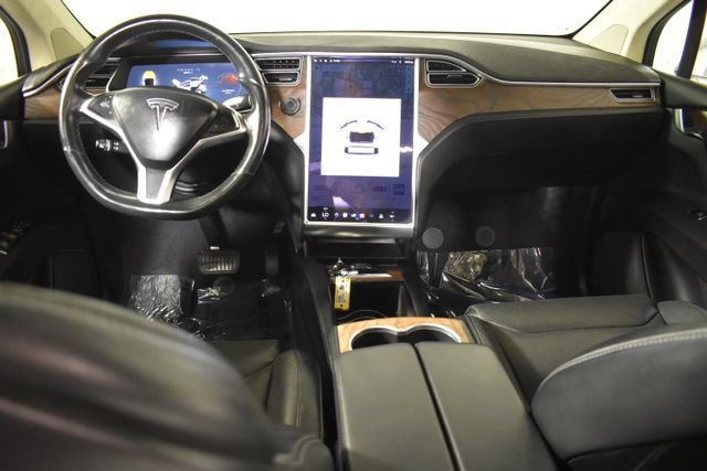 Used 2016 Tesla Model X 90D AWD/4WD image 31