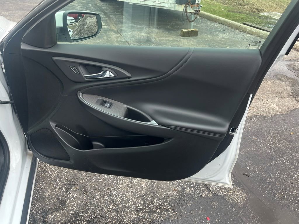 Used 2022 Chevrolet Malibu LT w/ Leather Package image 22