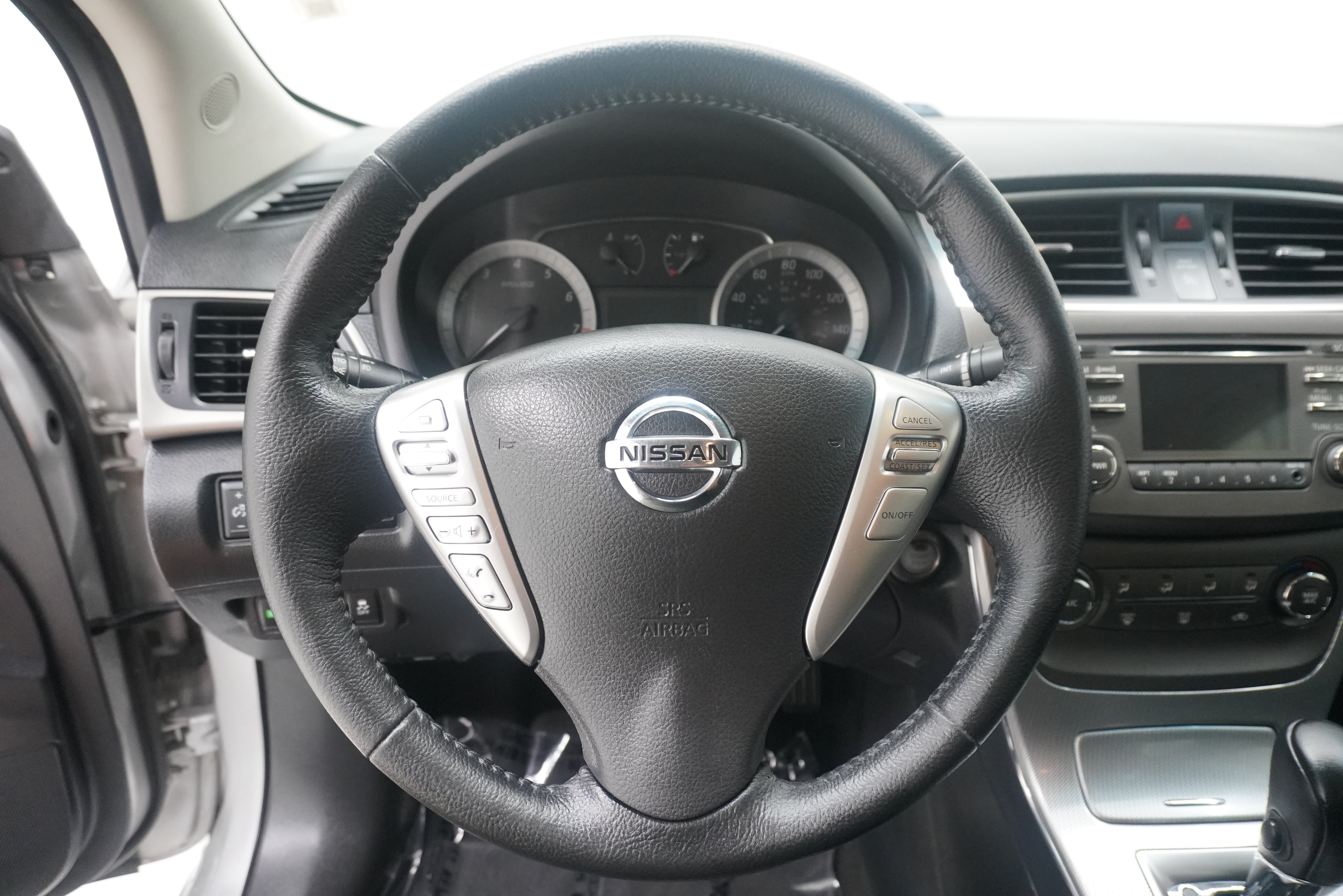 Used 2014 Nissan Sentra SR w/ SR Driver Package FWD image 15