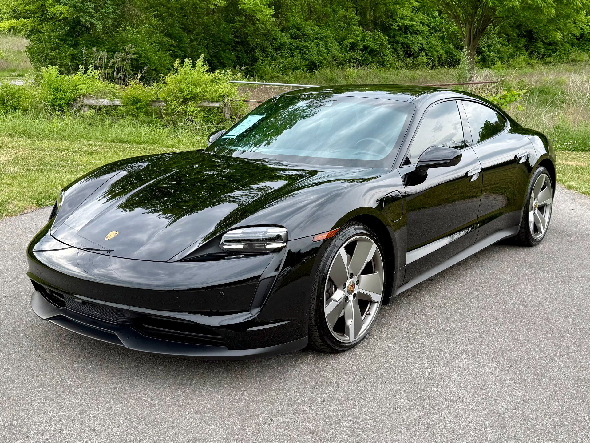 Used 2021 Porsche Taycan RWD image 2