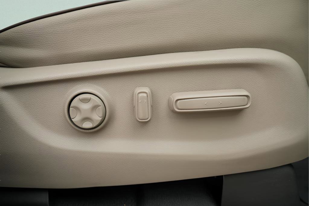 Used 2023 Honda Odyssey Elite image 16