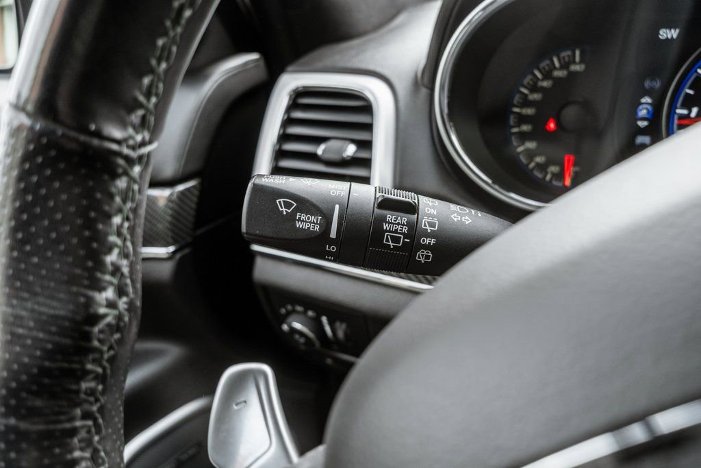 Used 2020 Jeep Grand Cherokee SRT image 28