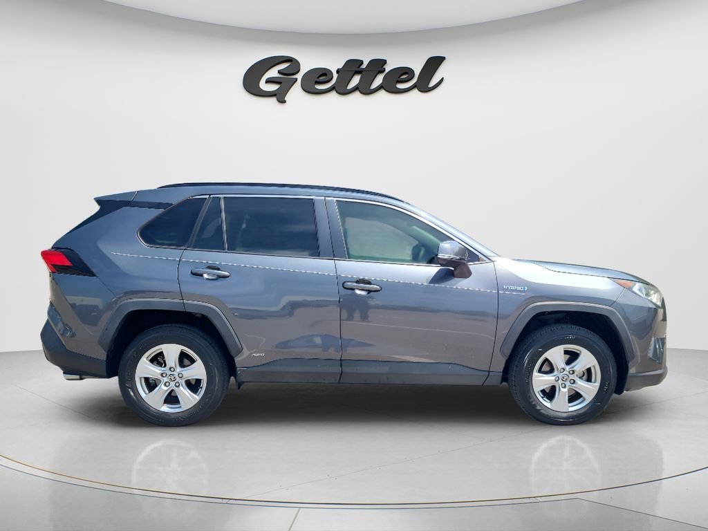 Used 2020 Toyota RAV4 XLE AWD/4WD image 4