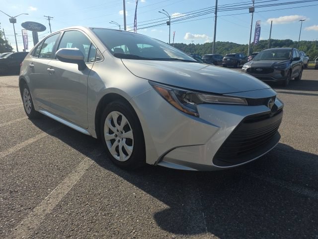 Used 2024 Toyota Corolla LE FWD image 3