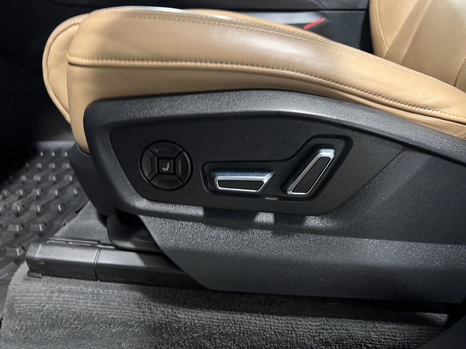 Used 2019 Audi Q8 Prestige image 24