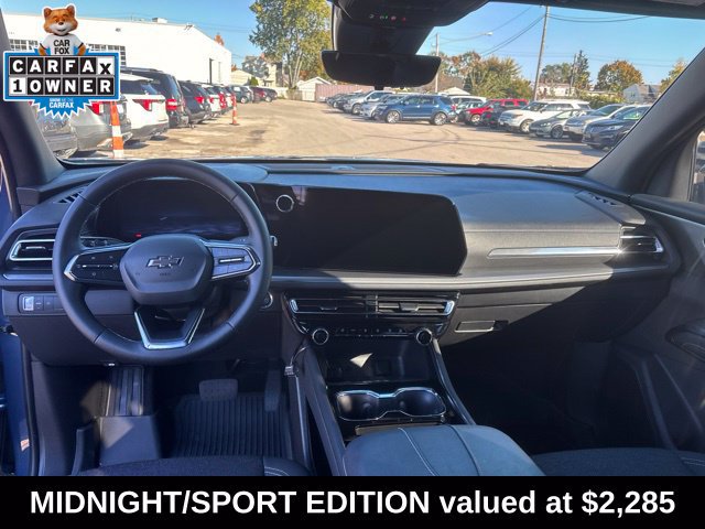 Used 2026 Chevrolet Traverse LT w/ Midnight/Sport Edition FWD image 3