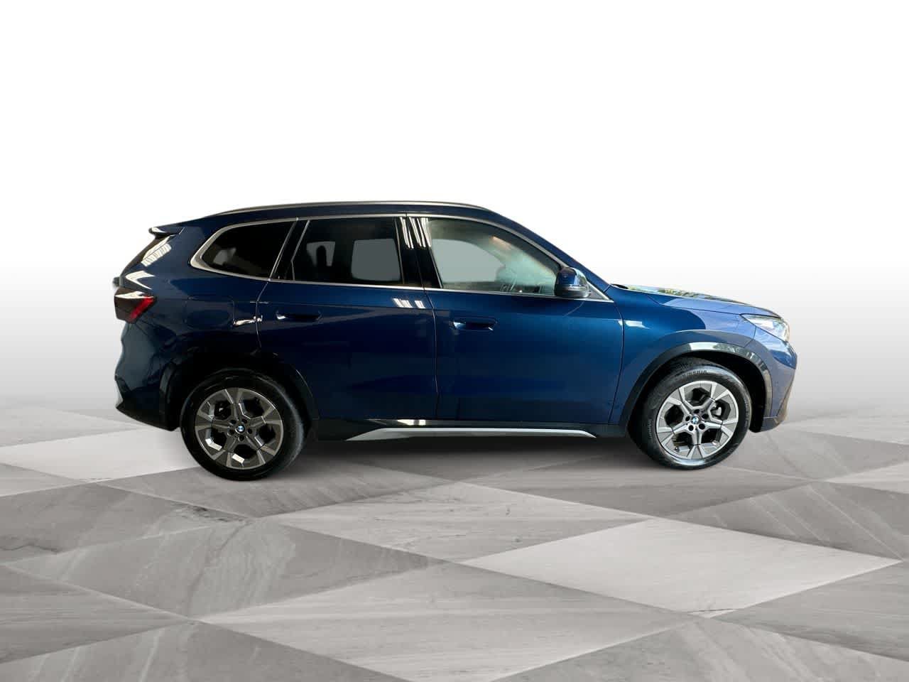 Used 2025 BMW X1 xDrive28i AWD/4WD image 9