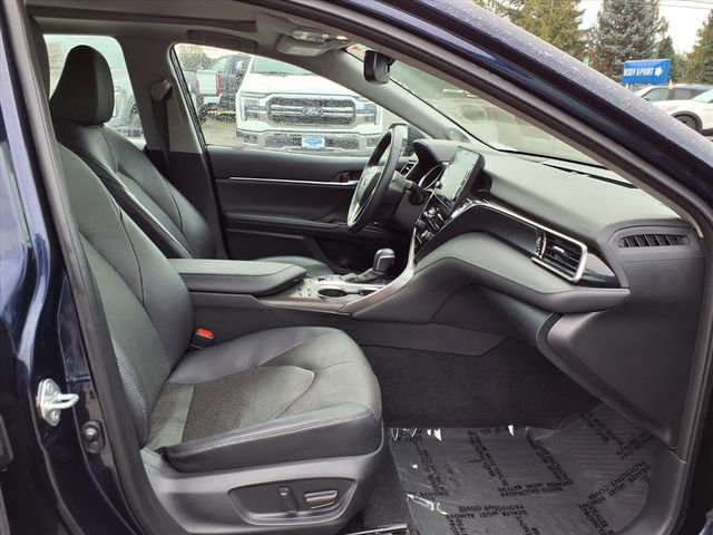 Used 2022 Toyota Camry XLE w/ Navigation Package FWD image 6