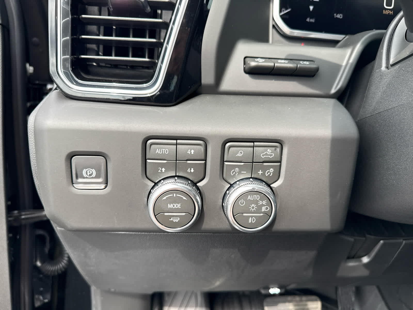 New 2026 GMC Sierra 3500 Denali w/ Technology Package AWD/4WD image 16