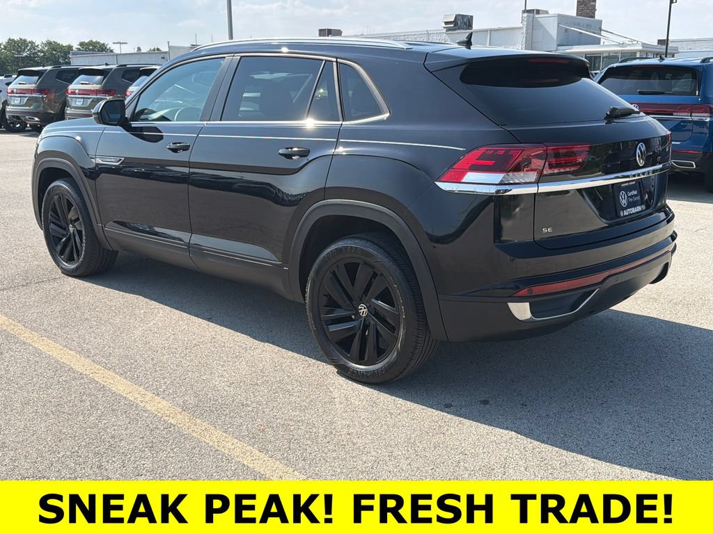 Certified 2023 Volkswagen Atlas Cross Sport SE w/ Black Wheel Package AWD/4WD image 4