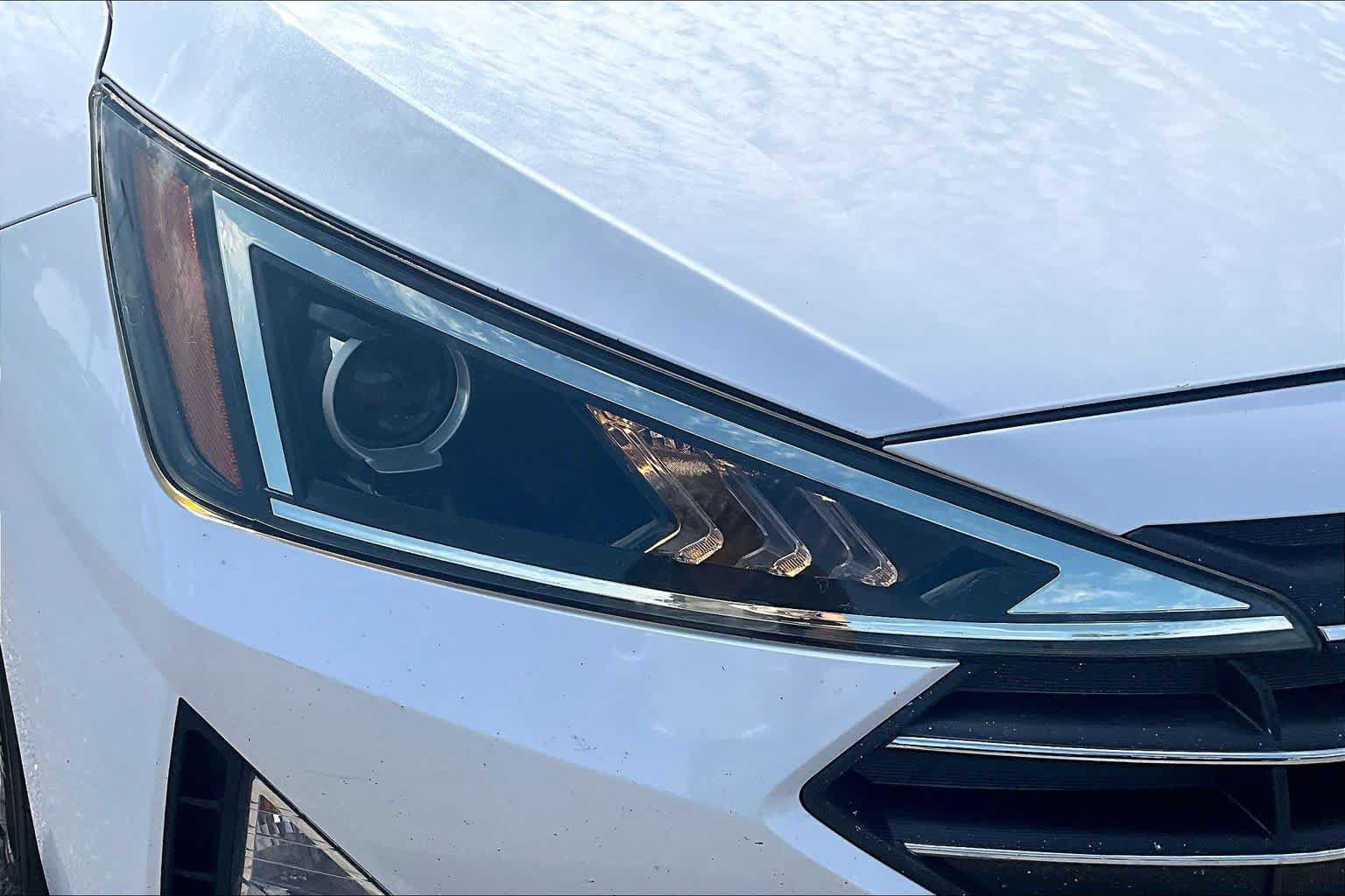 Used 2019 Hyundai Elantra SE w/ Cargo Package FWD image 27