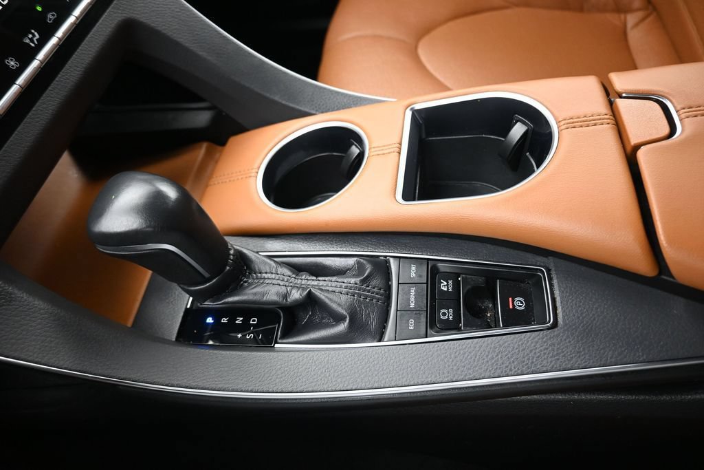Used 2021 Toyota Avalon Limited w/ Advanced Safety Package FWD image 23