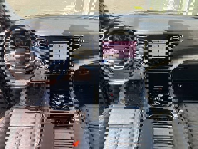 New 2025 Jeep Wagoneer 4WD w/ HD Trailer Tow Package image 5