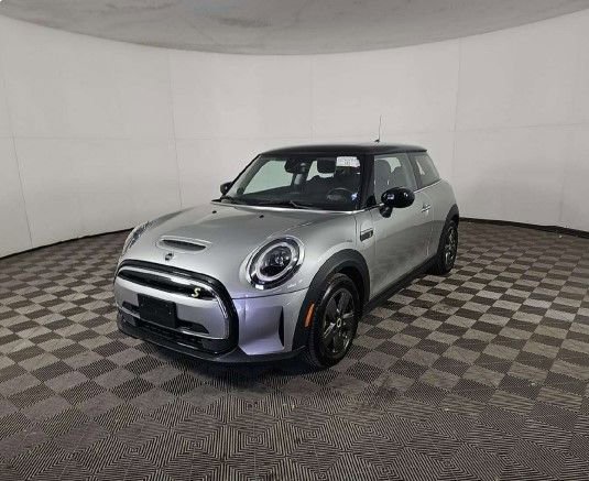 Used 2024 MINI Cooper SE image 3