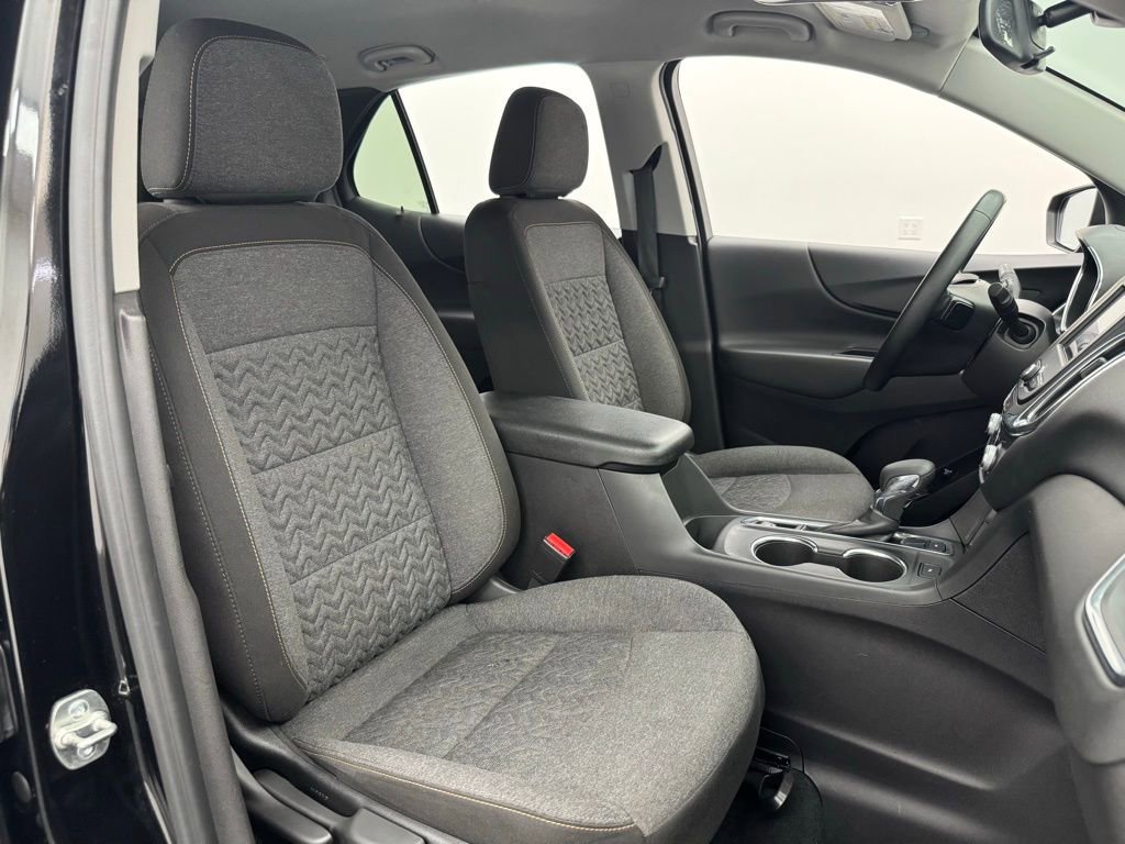 Used 2024 Chevrolet Equinox LT image 32