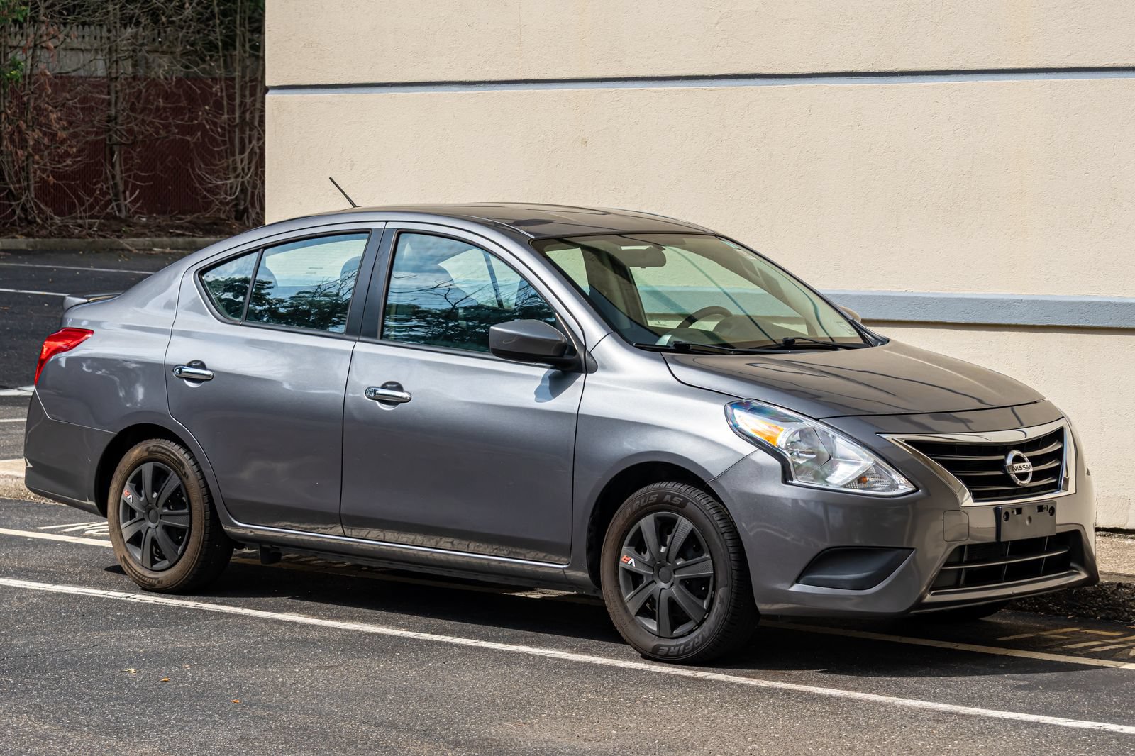 Used 2019 Nissan Versa SV FWD image 11