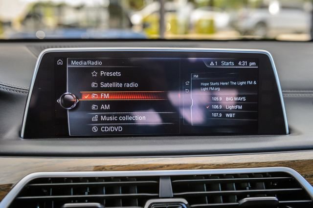 Used 2017 BMW 740i xDrive AWD/4WD image 21