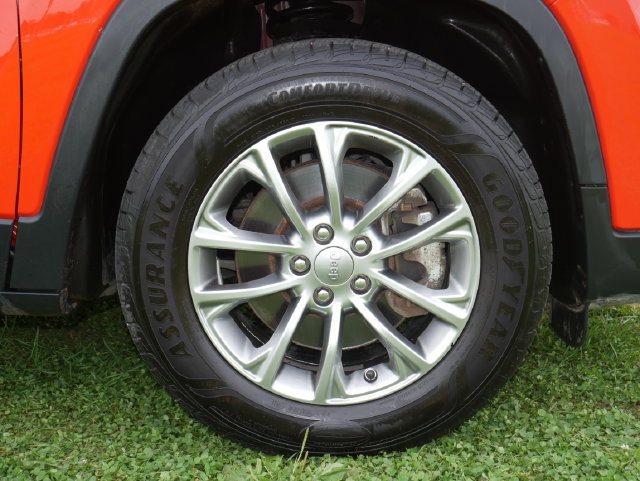 Used 2021 Jeep Cherokee Latitude Lux AWD/4WD image 11