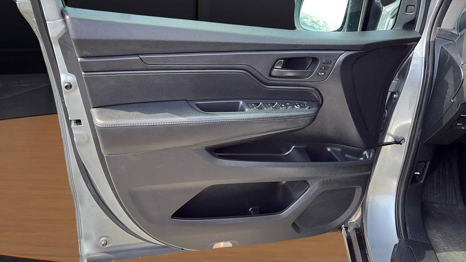 Used 2025 Honda Odyssey EX-L image 10