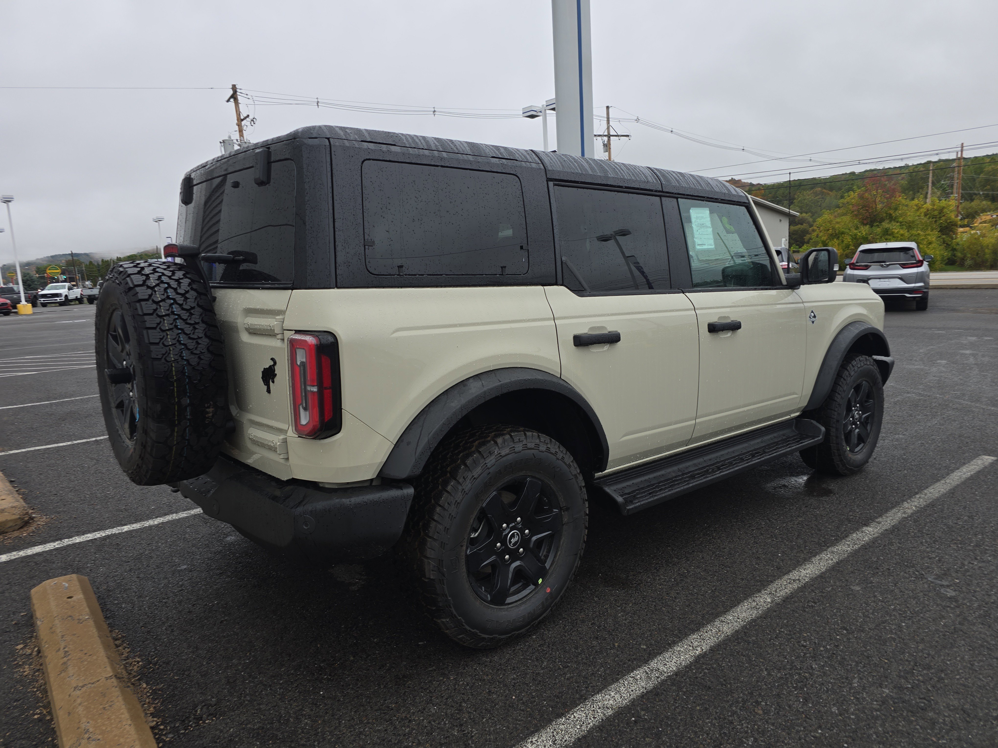 New 2025 Ford Bronco Outer Banks video 3
