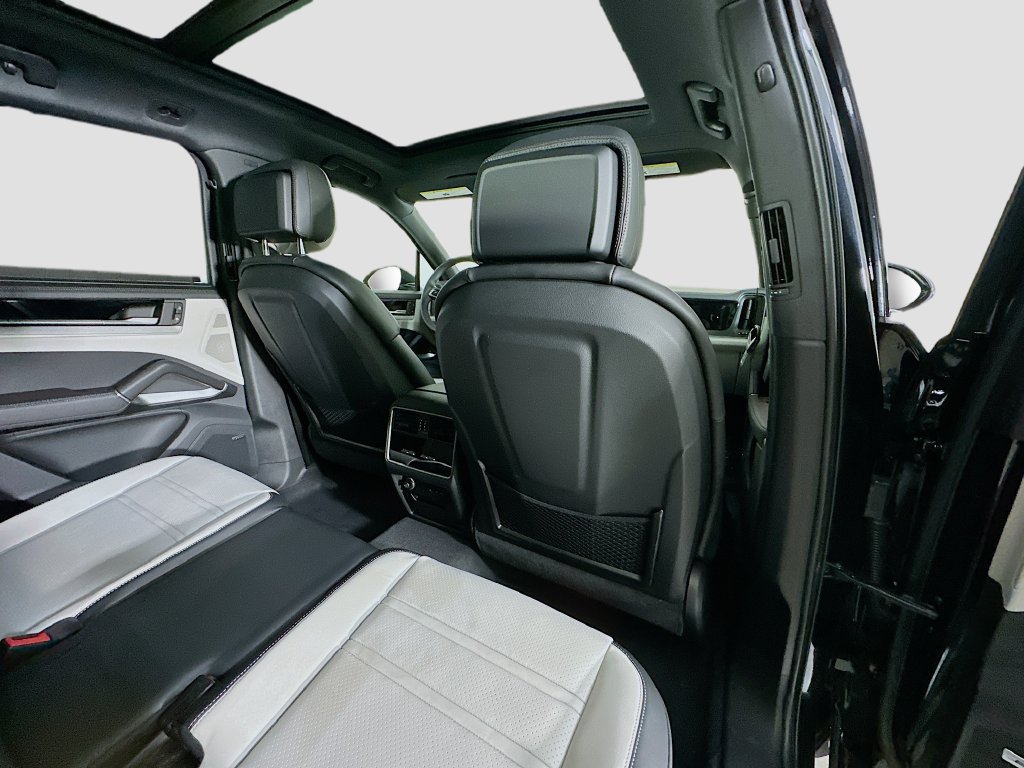 New 2026 Porsche Cayenne AWD/4WD image 30