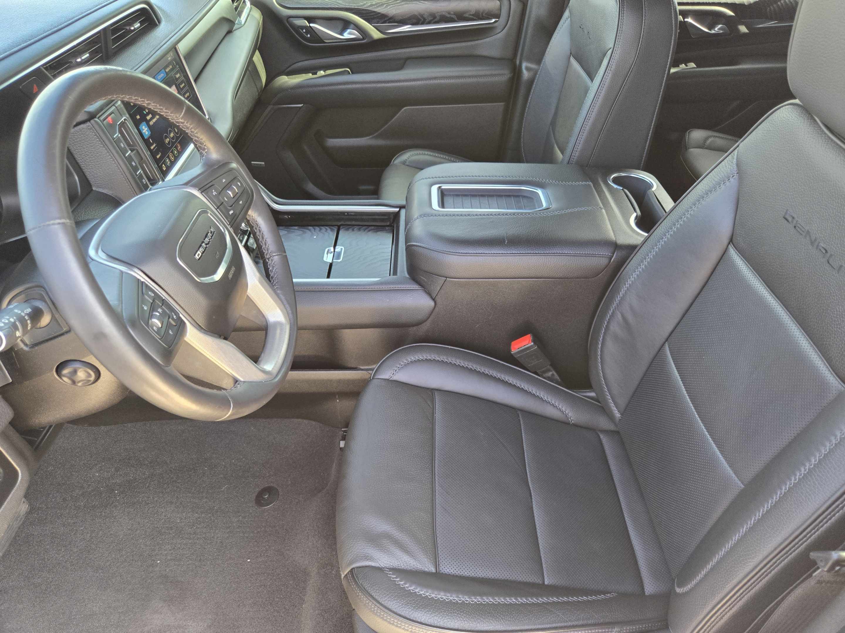 Used 2021 GMC Yukon XL Denali AWD/4WD image 9