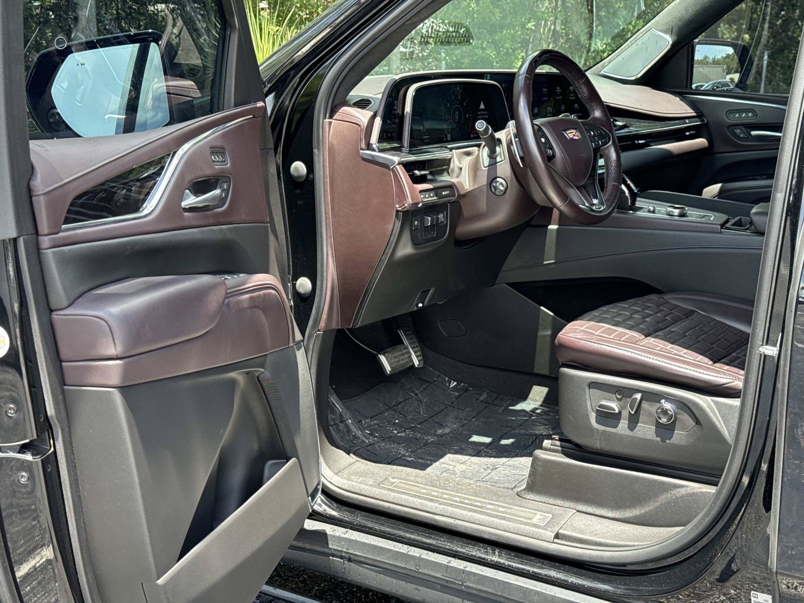 Certified 2023 Cadillac Escalade V w/ LPO, ONYX Package AWD/4WD image 13