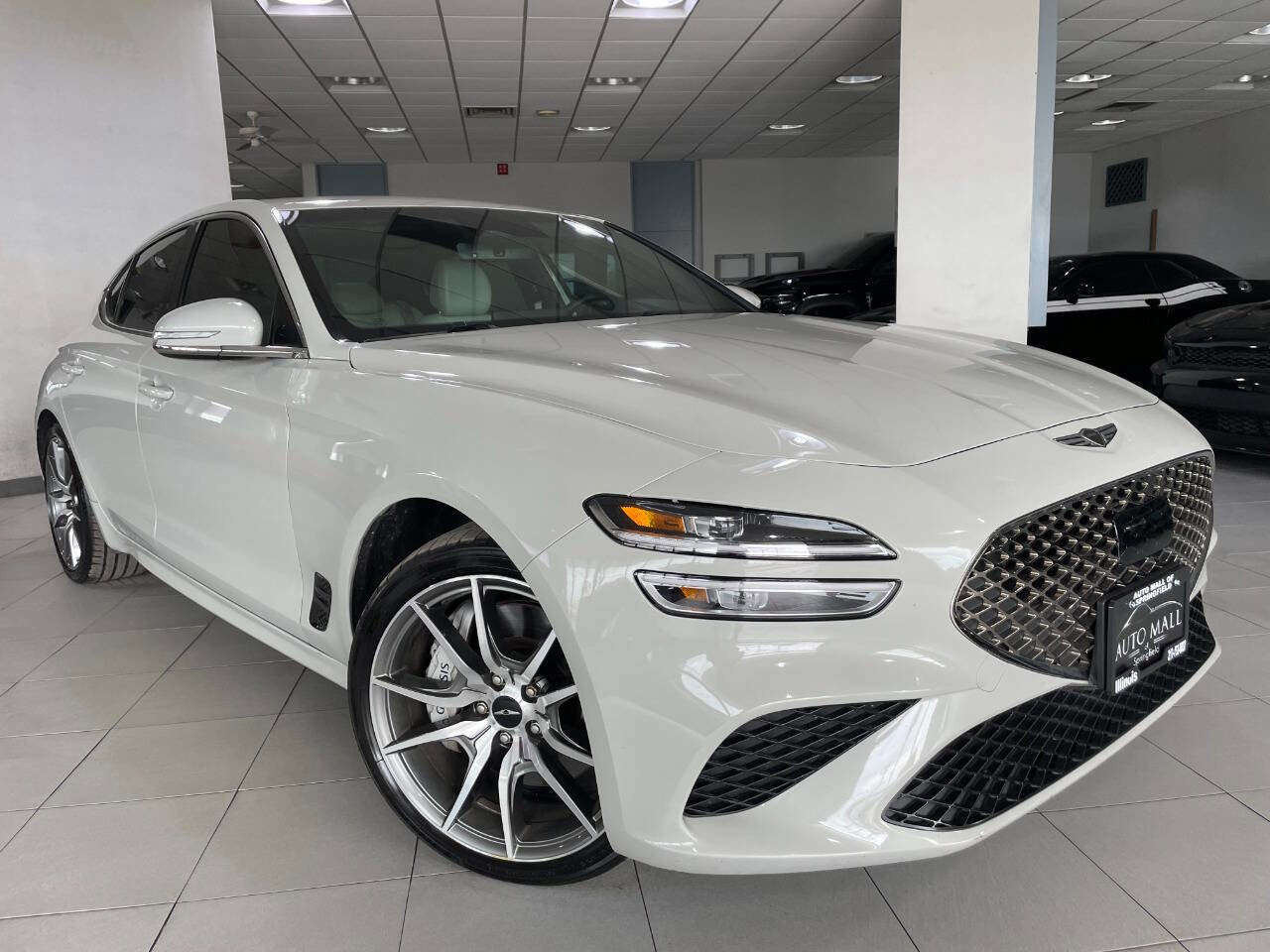 Used 2024 Genesis G70 2.5T image 1
