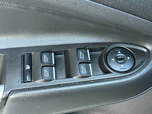 Used 2017 Ford Escape Titanium FWD image 13