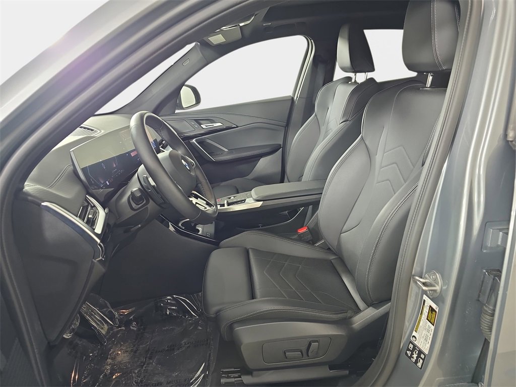 Certified 2025 BMW X2 xDrive28i image 15