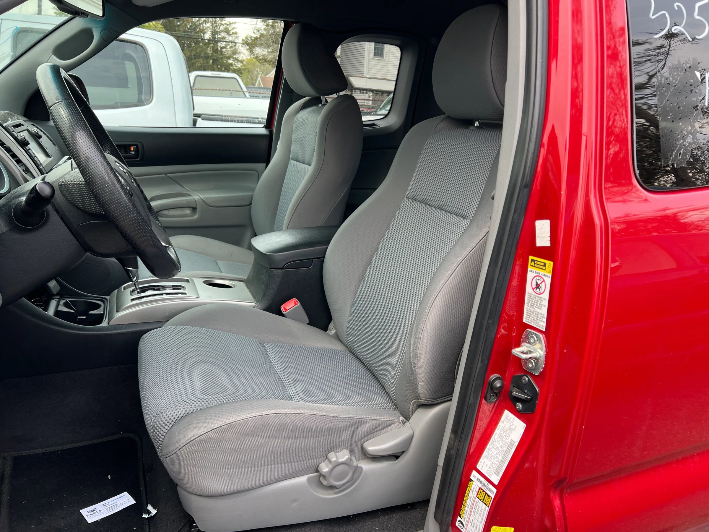 Used 2013 Toyota Tacoma 4x4 Access Cab V6 w/ TRD Sport Pkg image 3