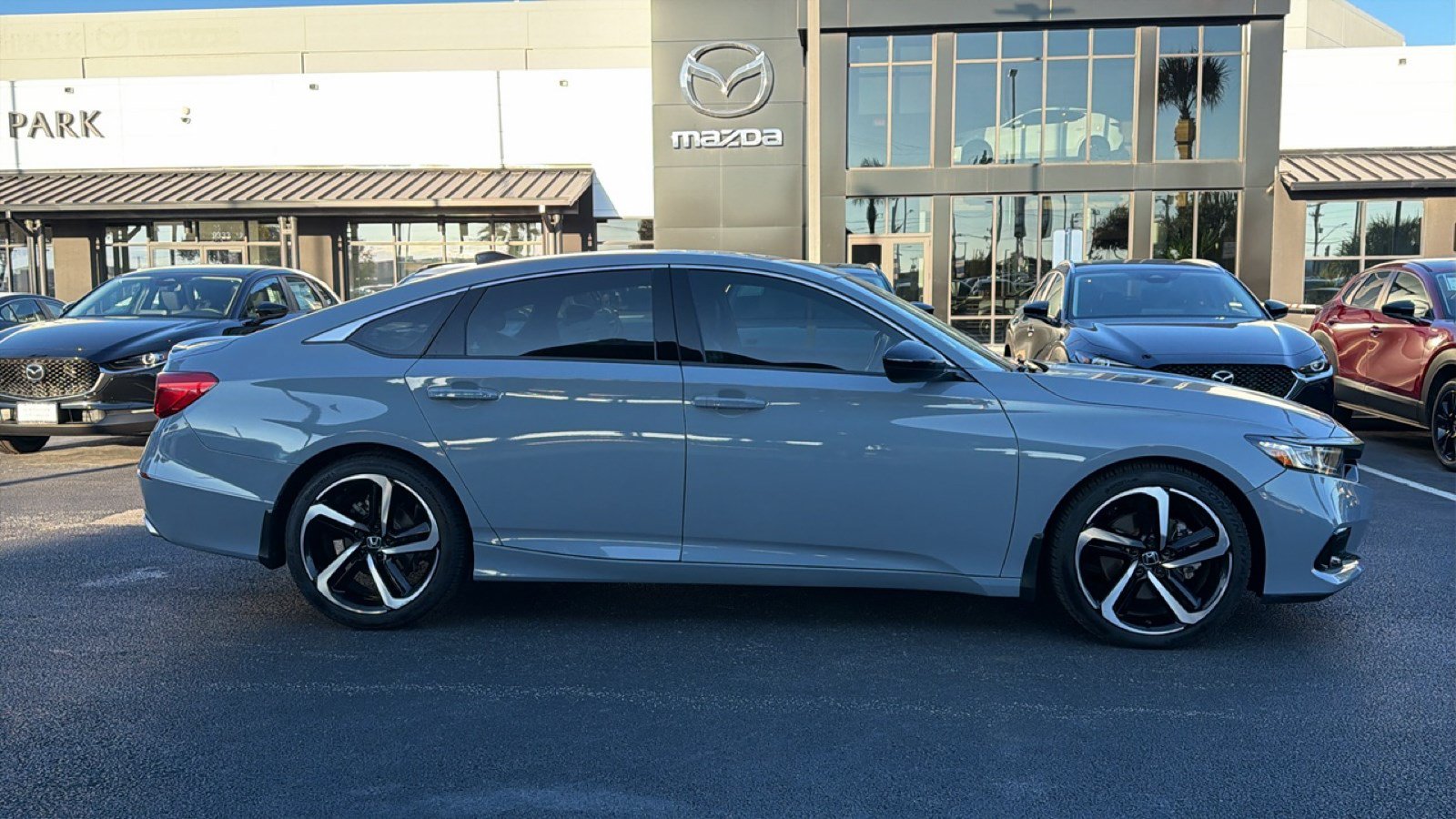 Used 2022 Honda Accord Sport image 3