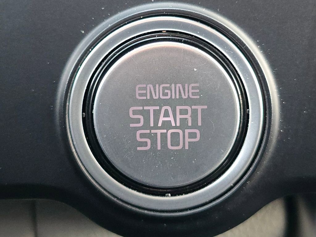 Used 2024 Kia Carnival LX image 31