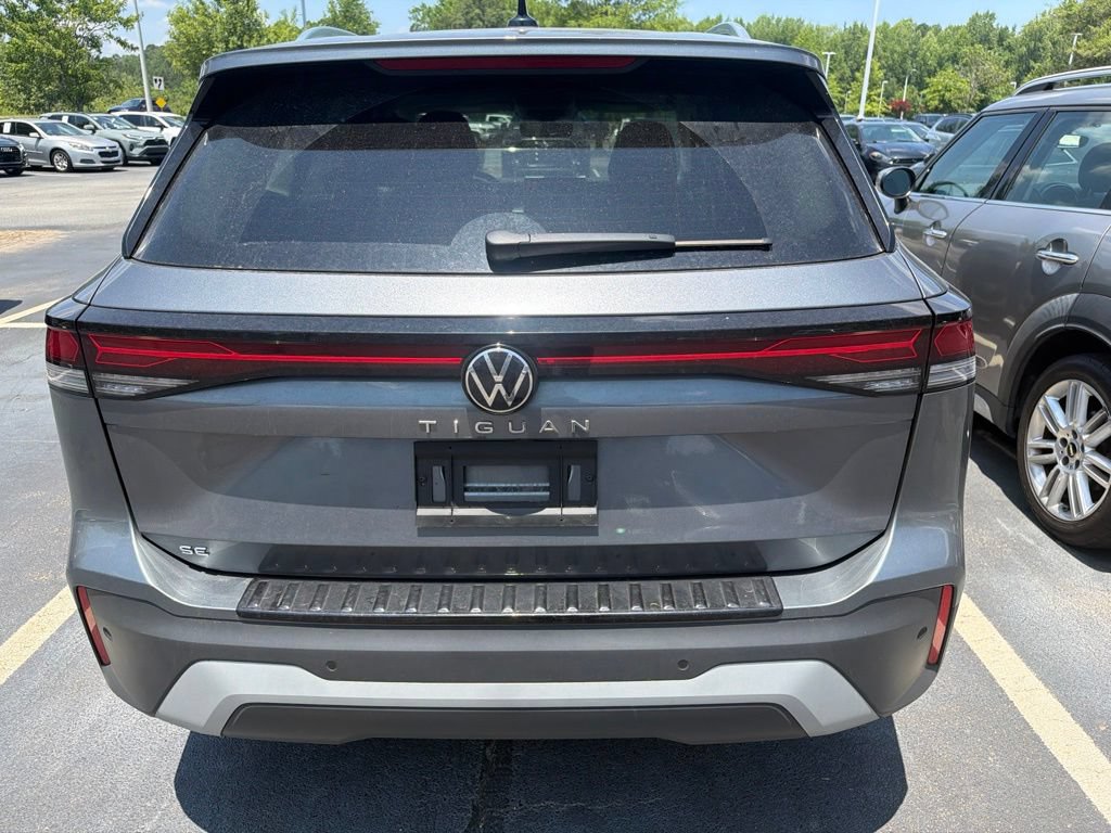 Used 2025 Volkswagen Tiguan SE FWD image 6