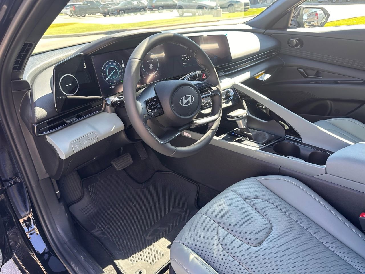 Certified 2025 Hyundai Elantra Limited image 24