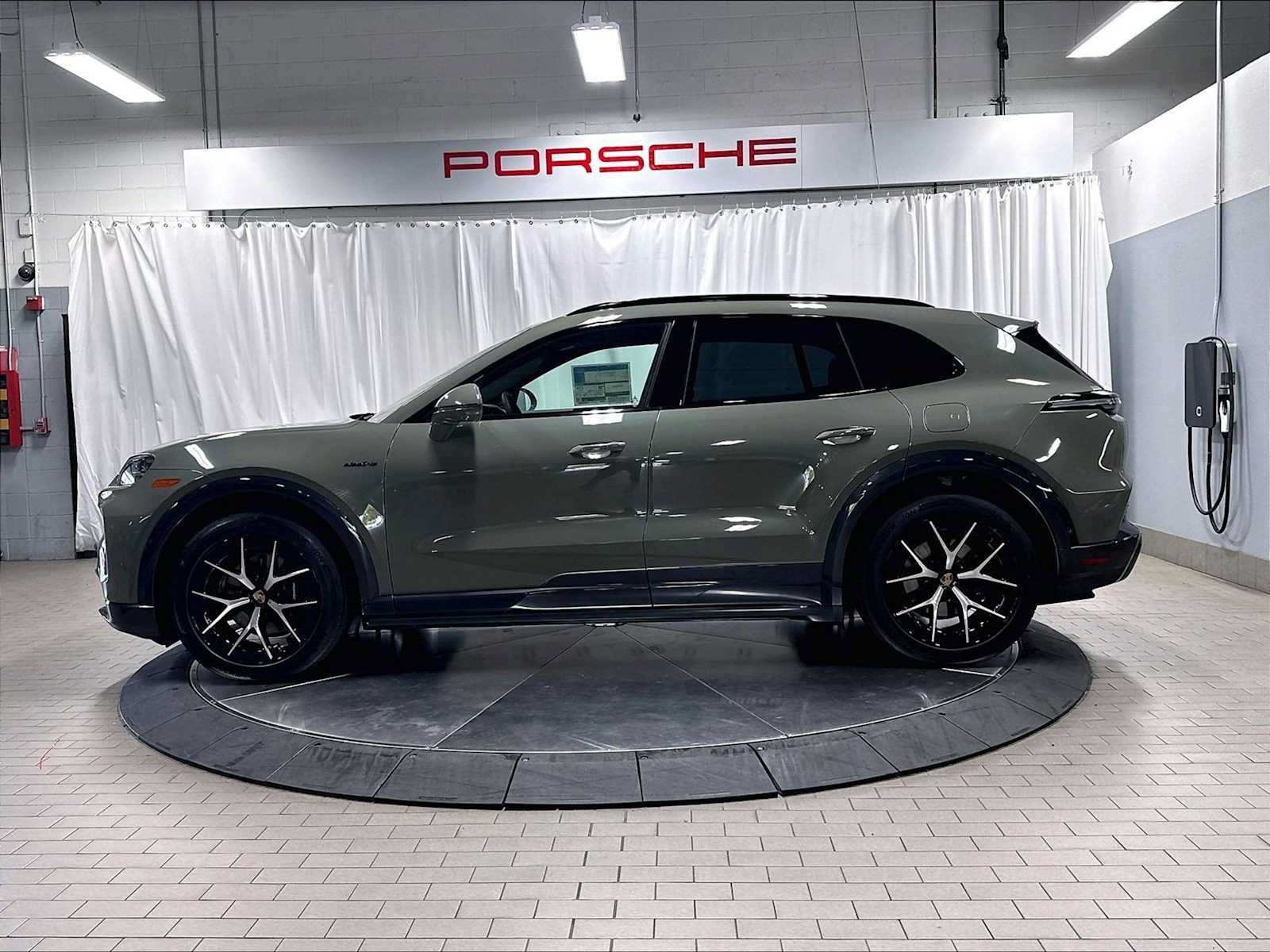 New 2026 Porsche Cayenne Electric AWD/4WD image 2