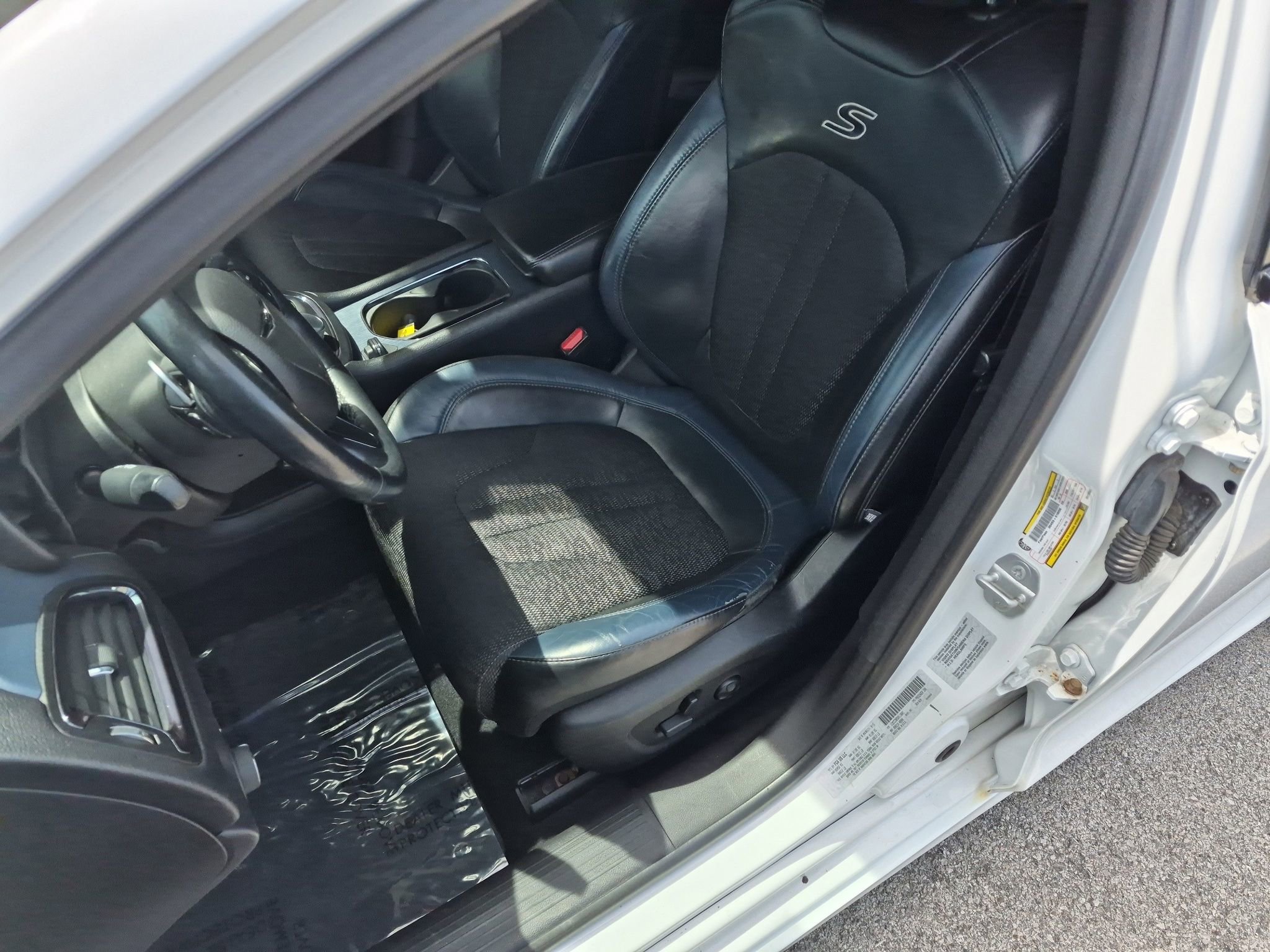 Used 2016 Chrysler 200 S w/ Comfort Group image 9