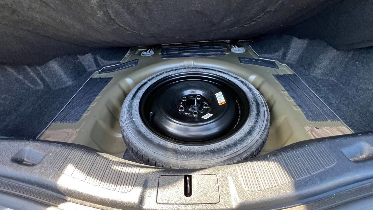 Used 2017 Ford Fusion SE image 29