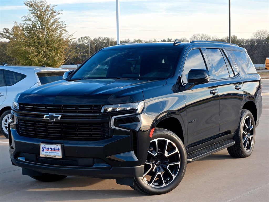 Used 2024 Chevrolet Tahoe RST w/ Luxury Package image 2