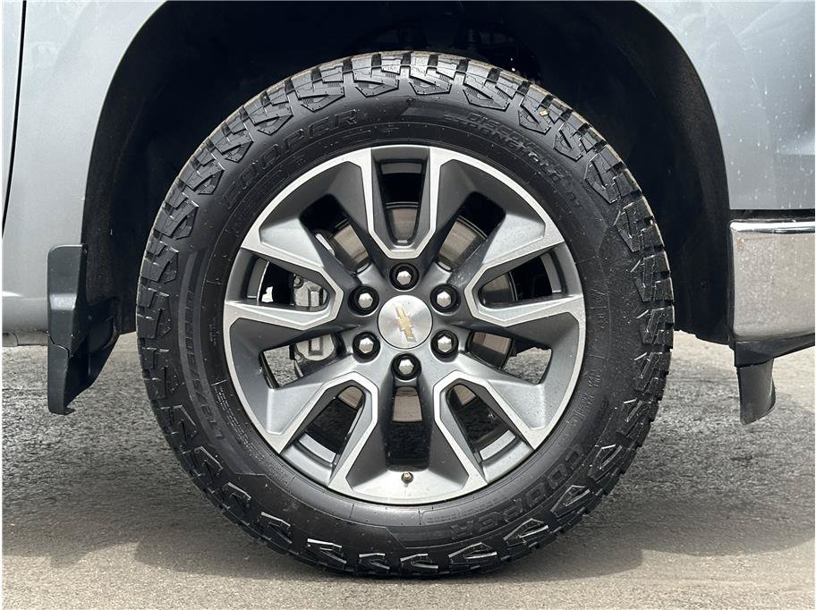 Used 2023 Chevrolet Silverado 1500 LT AWD/4WD image 28