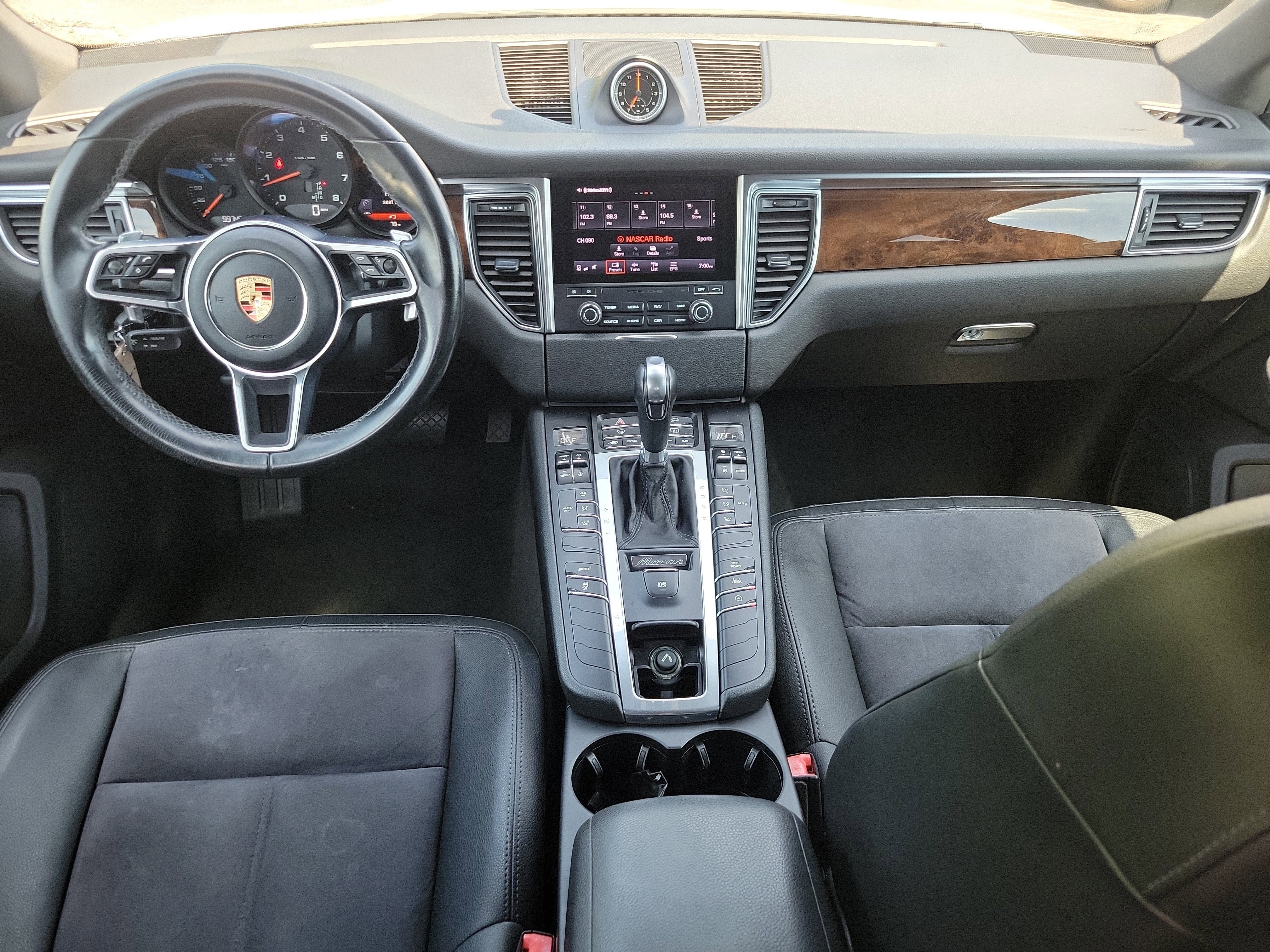 Used 2017 Porsche Macan AWD/4WD image 10