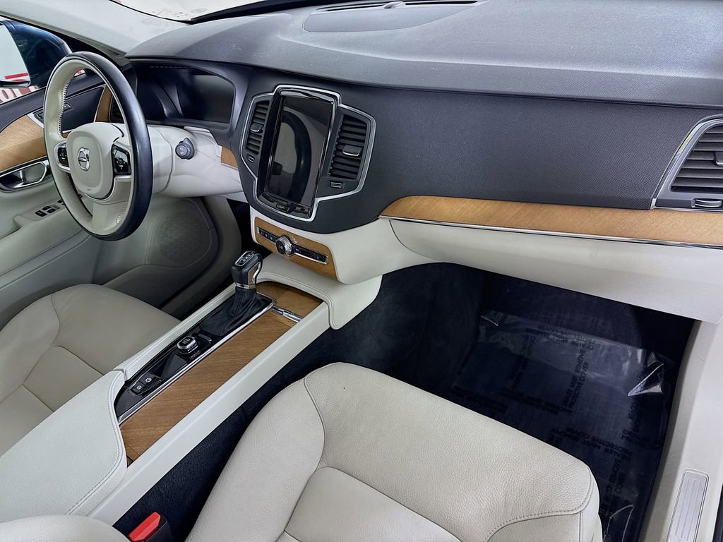 Used 2022 Volvo XC90 T6 Momentum w/ Climate Package image 35