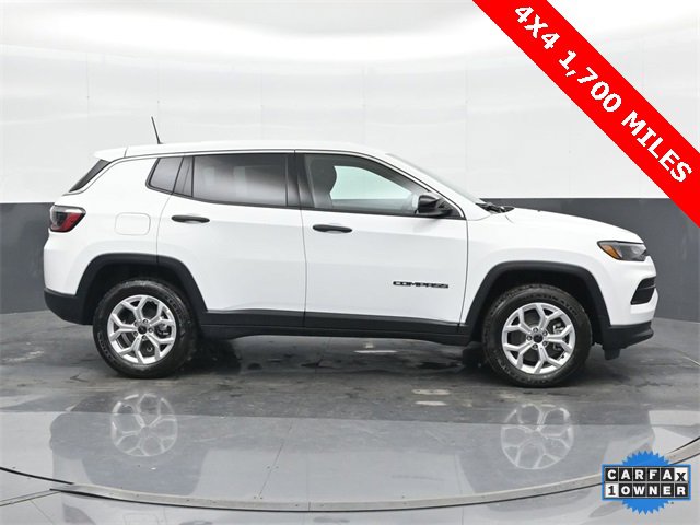 Used 2025 Jeep Compass Sport image 5
