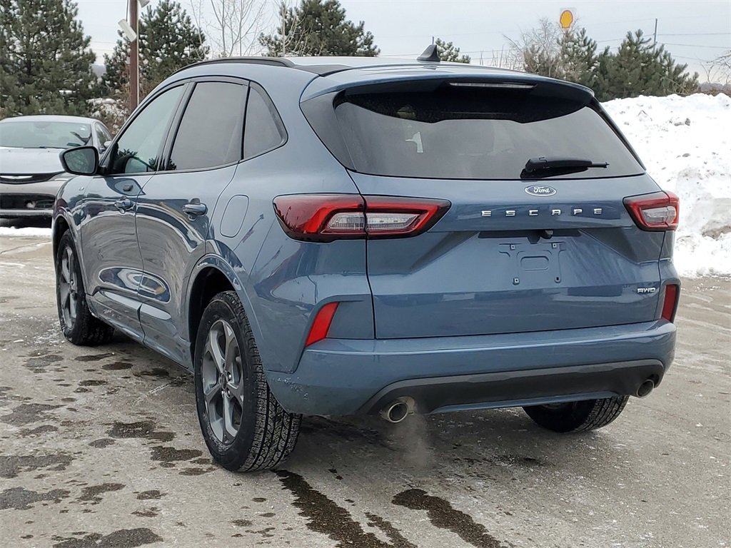Used 2023 Ford Escape ST-Line image 3
