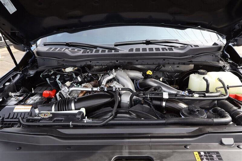 Used 2023 Ford F350 Platinum AWD/4WD image 9