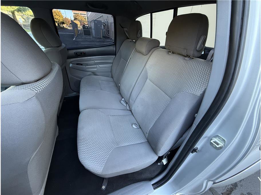 Used 2013 Toyota Tacoma 2WD Double Cab image 17