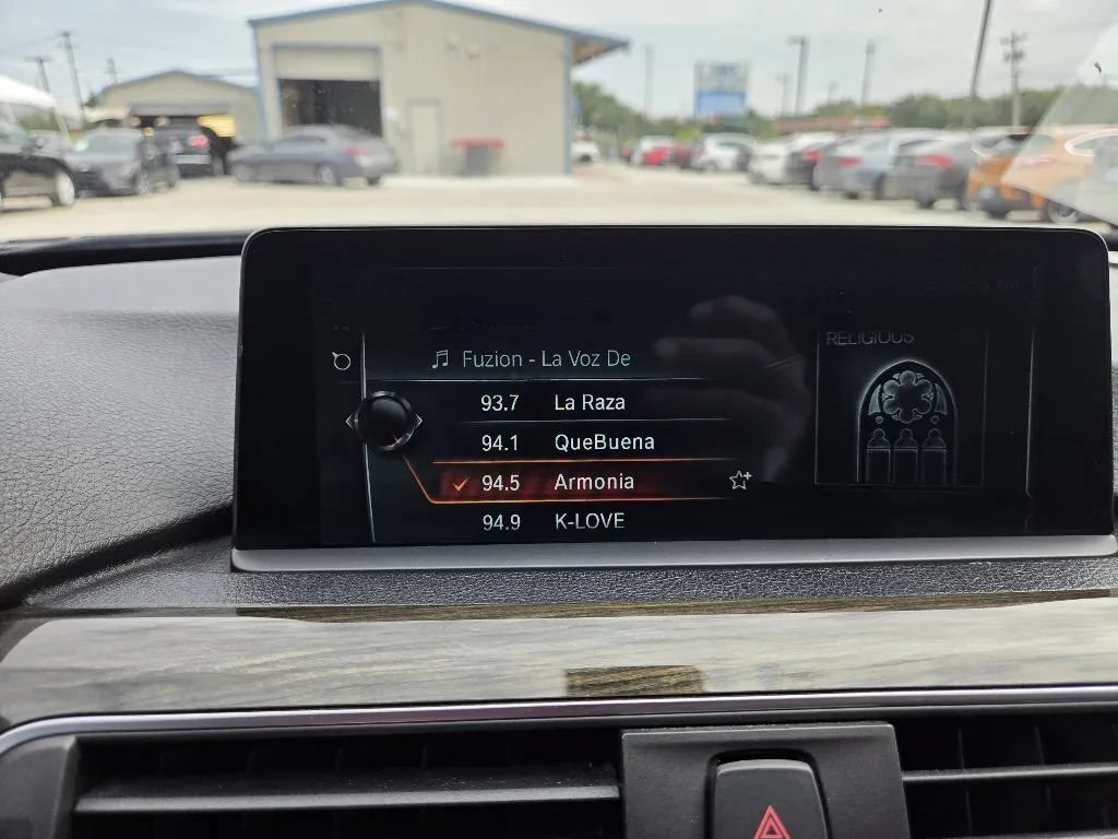 Used 2017 BMW 330i Sedan RWD image 28
