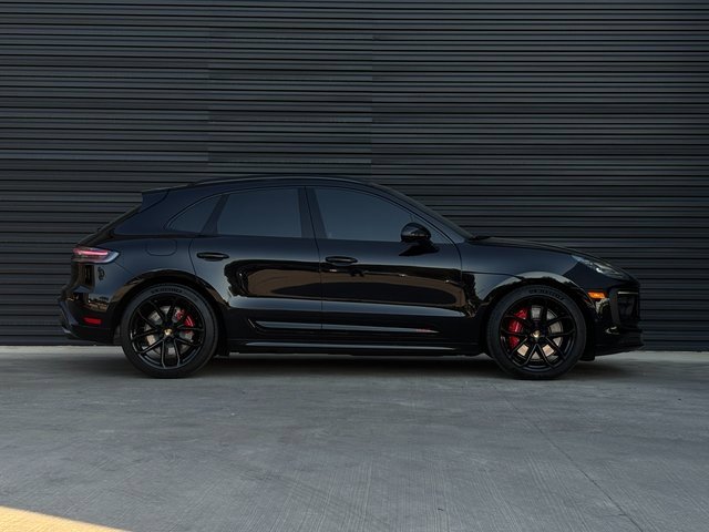 Certified 2025 Porsche Macan GTS image 8