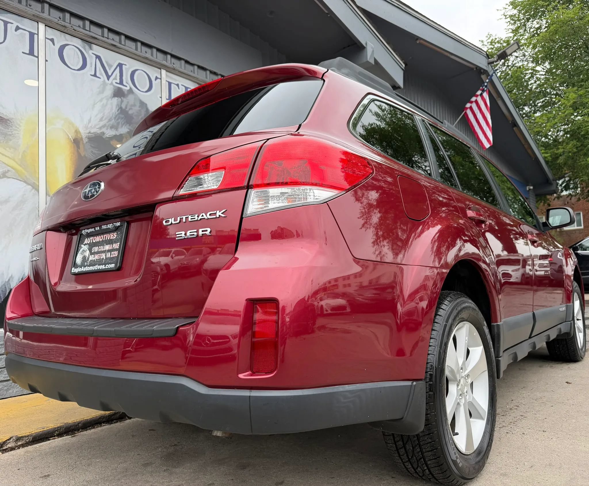 Used 2014 Subaru Outback 3.6R Limited AWD/4WD image 3