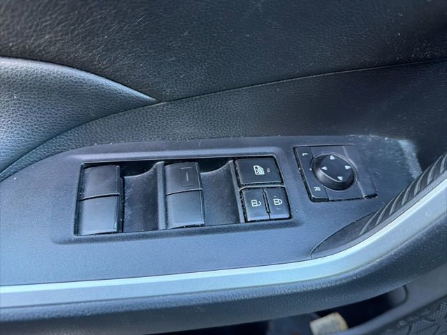 Used 2021 Toyota RAV4 LE image 11